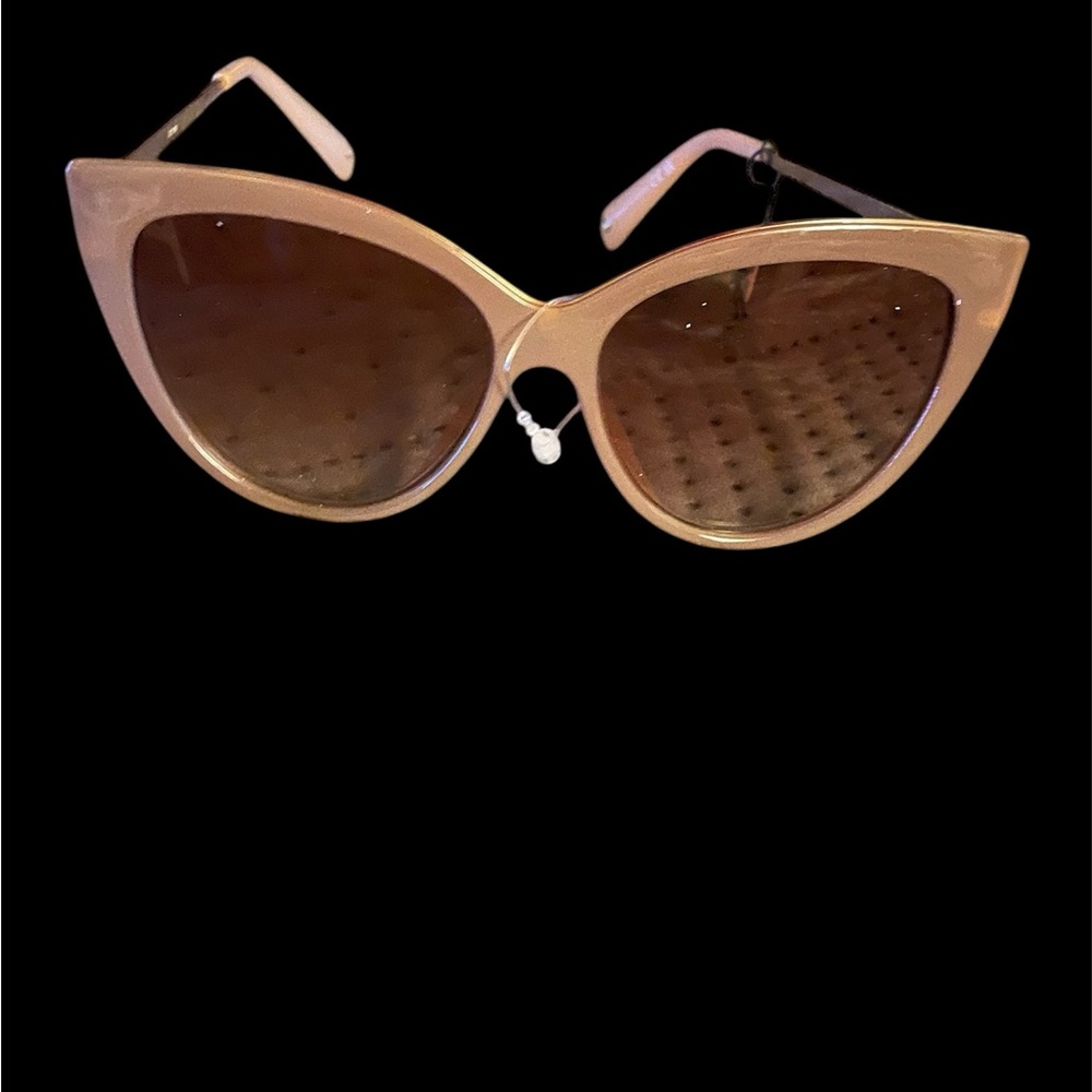 Chic Cat-Eye Sunglasses - Brown with Gold arms